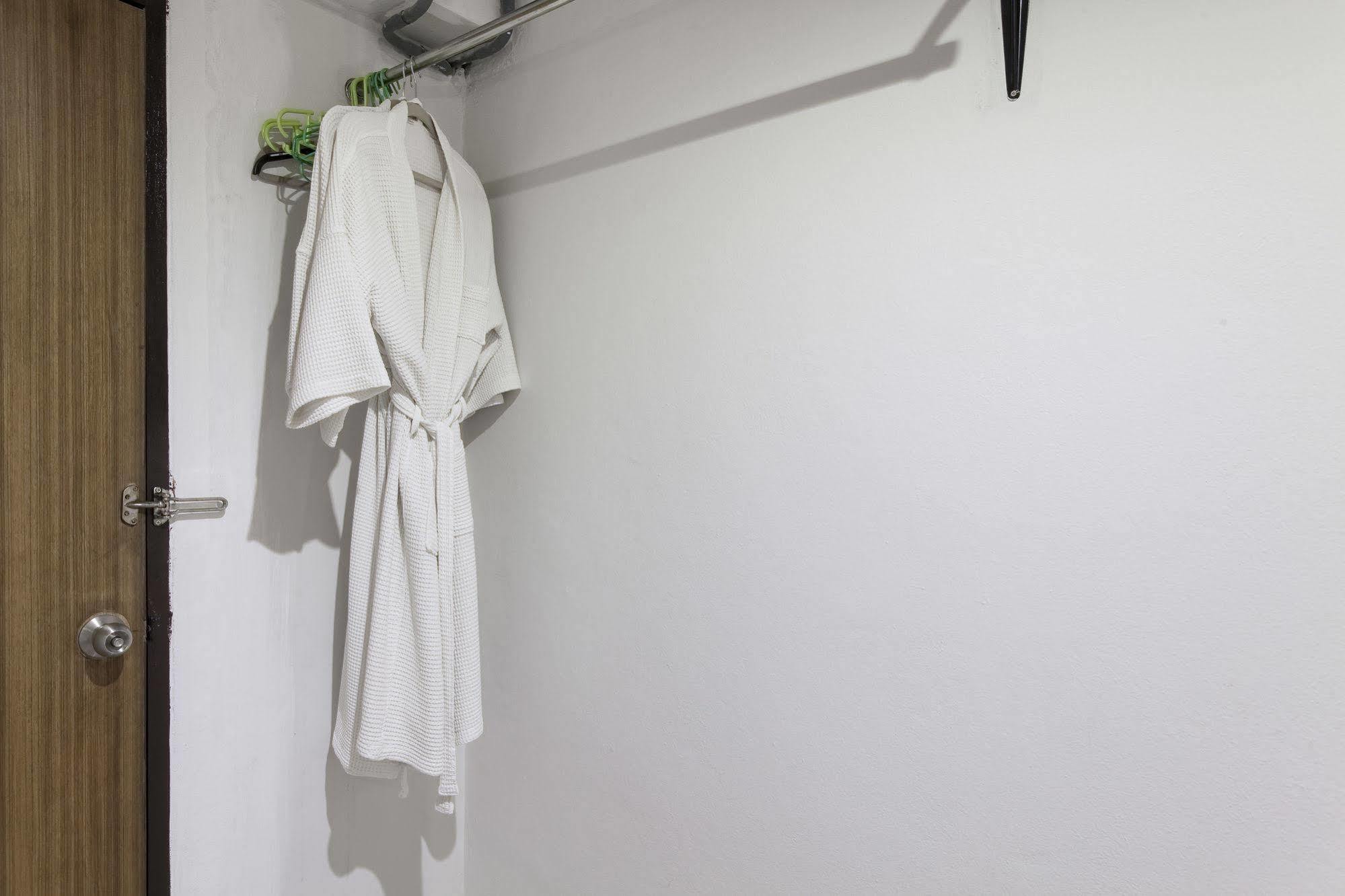 Zen Rooms Basic Nanai Phuket Patong Экстерьер фото