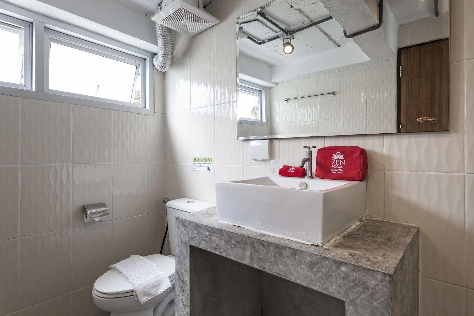 Zen Rooms Basic Nanai Phuket Patong Экстерьер фото