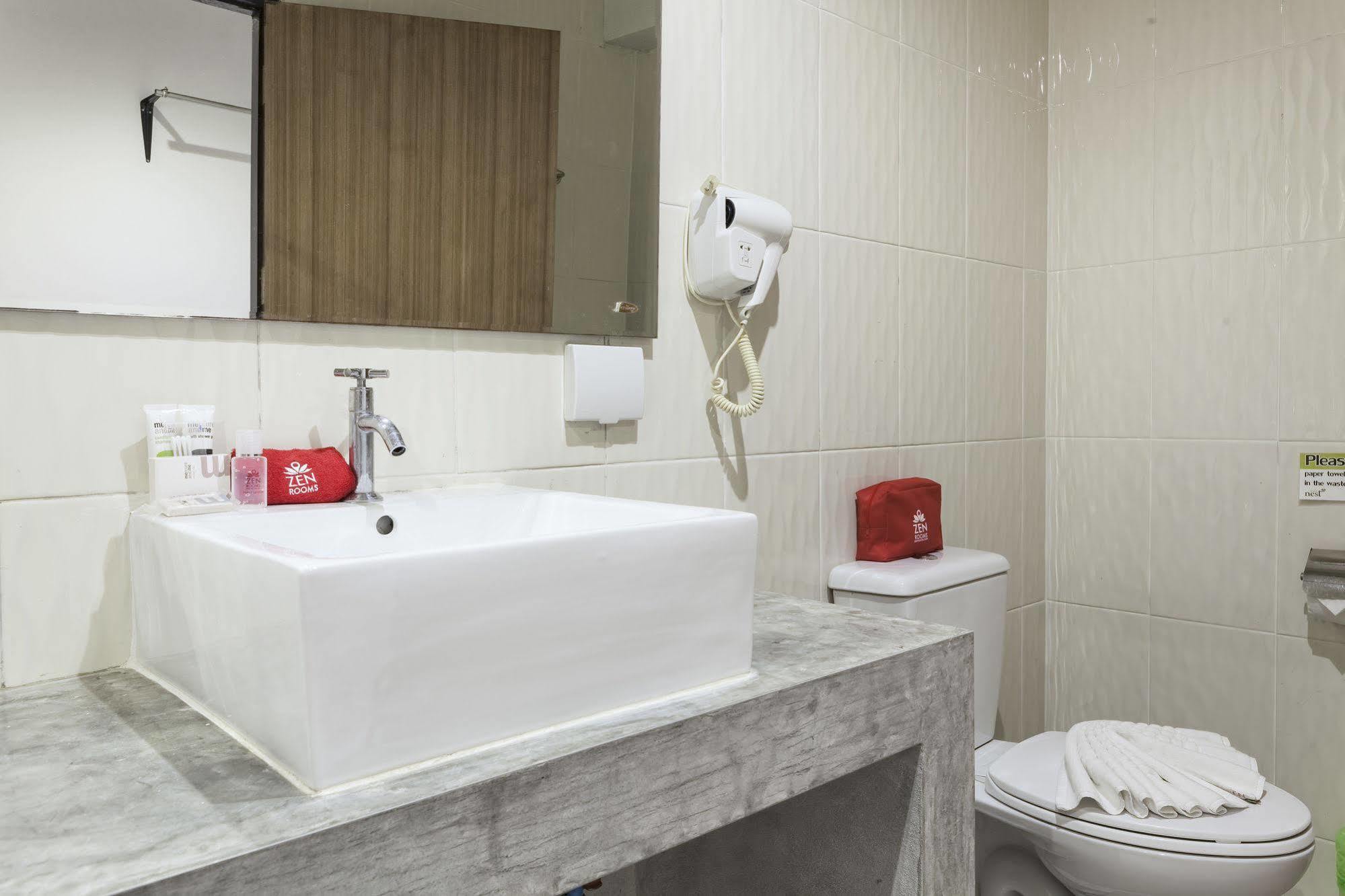 Zen Rooms Basic Nanai Phuket Patong Экстерьер фото